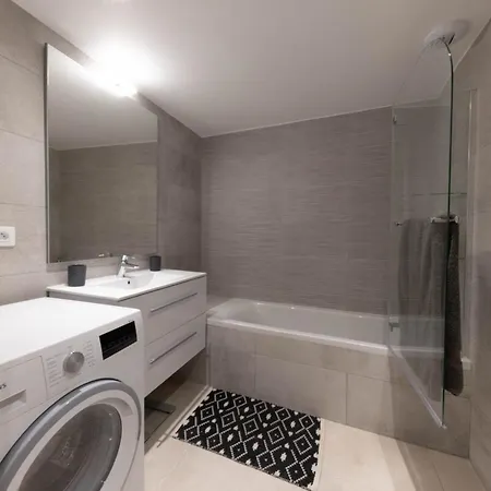 Apartment 06ah - Superb Waterfront T2 - Swimming Pool *