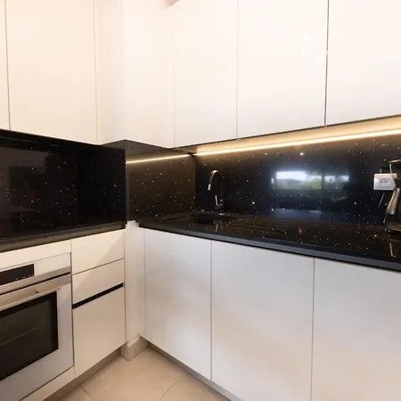 06ah - Superb Waterfront T2 - Swimming Pool Apartment *