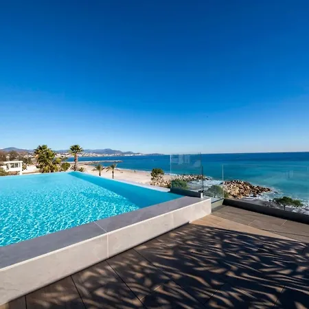 06ah - Superb Waterfront T2 - Swimming Pool *