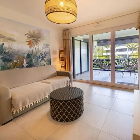 06ah - Superb Waterfront T2 - Swimming Pool Apartment
